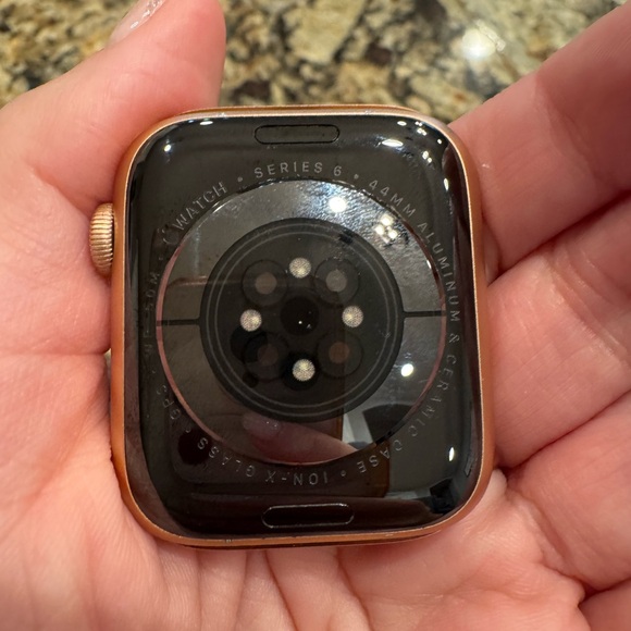 Apple Watch with black apple band: series 6, rose gold, 44mm - Picture 2 of 5